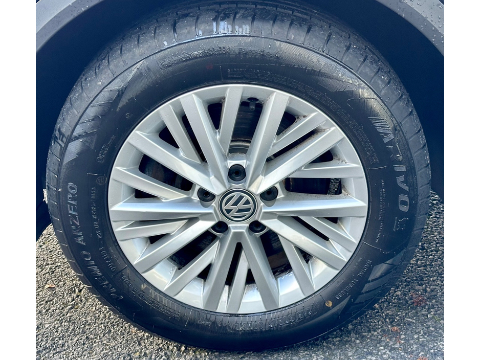 2018 Volkswagen T-Roc - image 7