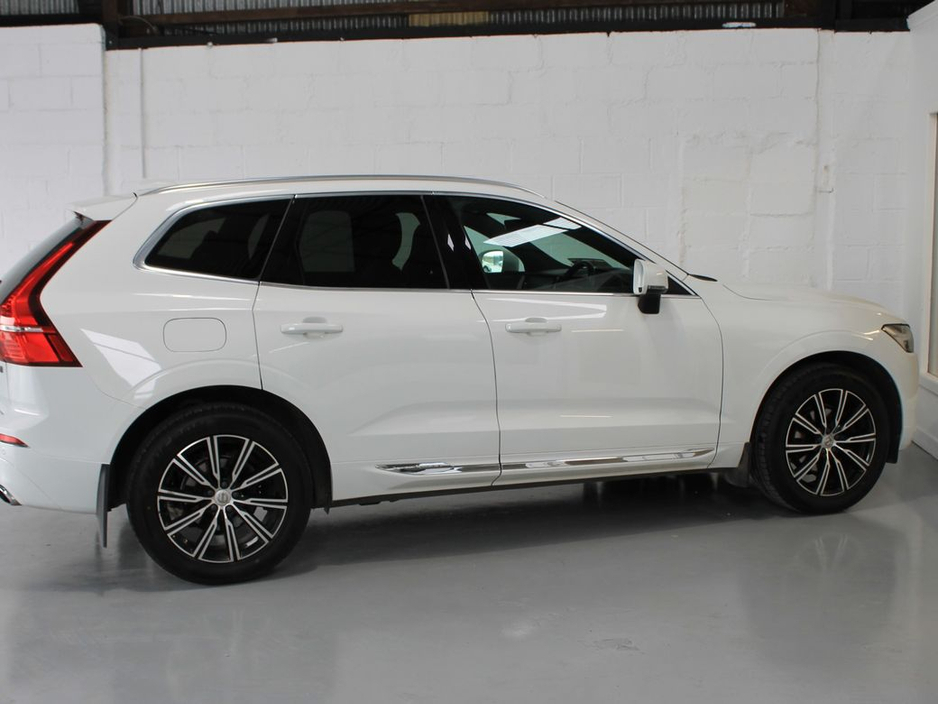 2019 Volvo XC60 - image 5