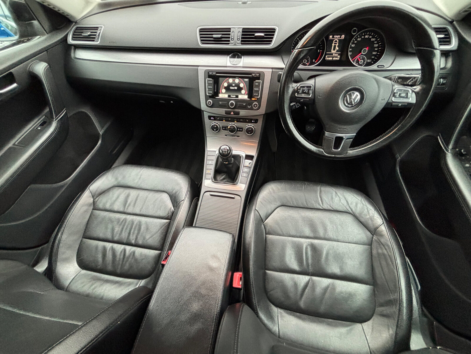 2014 Volkswagen Passat - image 17