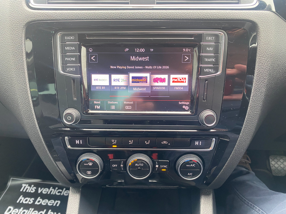 2017 Volkswagen Jetta - image 17