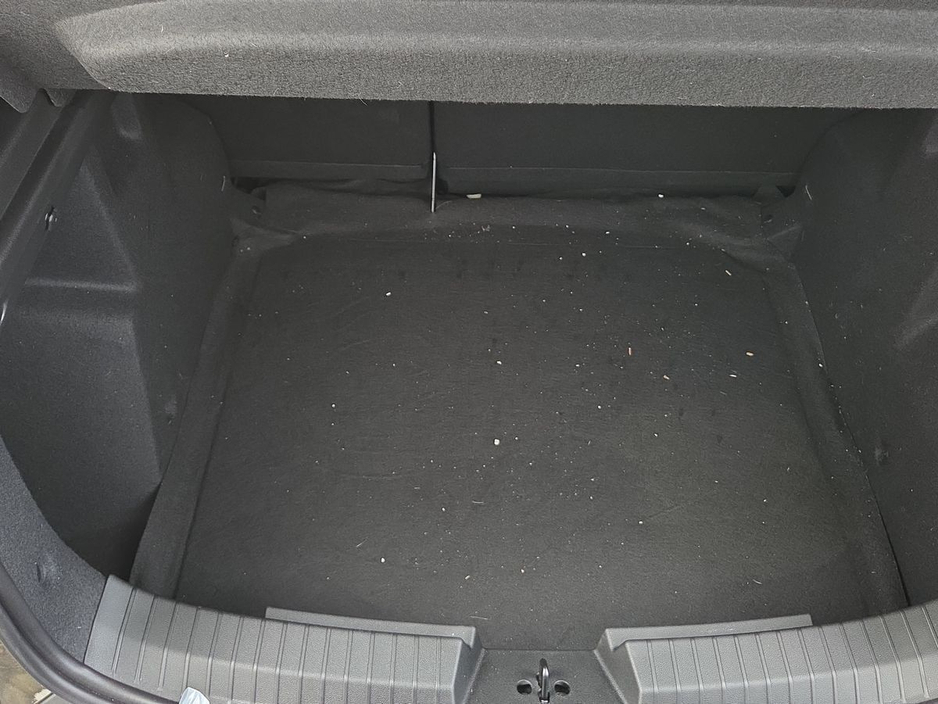 2025 Dacia Duster - image 12