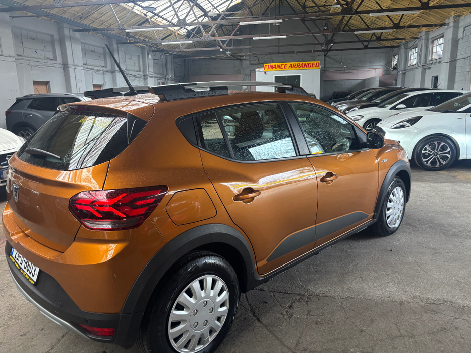 2023 Dacia Sandero - image 2