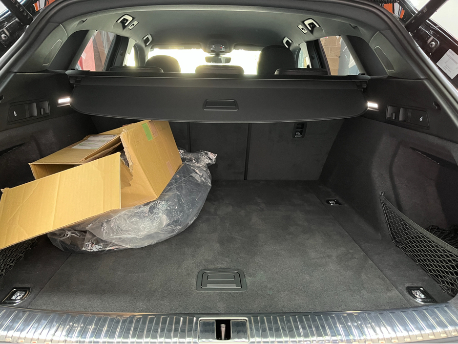 2024 Audi Q8 e-tron €64950 2024 AUDI Q8 E-TRON 55 QUATTRO S-LINE AUTOMATIC / CRUISE CONTROL / 360° CAMERA / ELECTRIC MEMORY & HEATED SEATS / PADDLE SHIFTERS / AMBIENT LIGHTS / APPLE CARPLAY / HEATED REAR SEATS €64,950