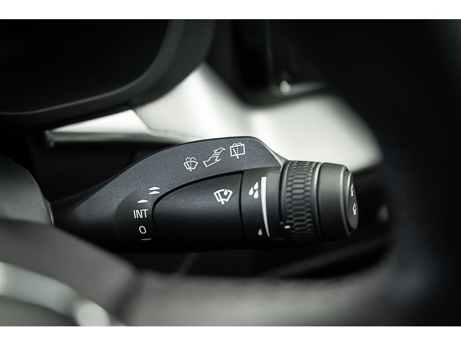 2022 Volvo XC60 T6 CORE BRIGHT SUNROOF 350BHP AWD €42,899