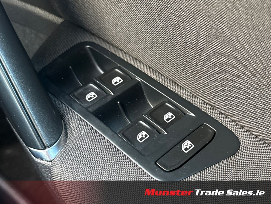 2016 Volkswagen Golf - image 13