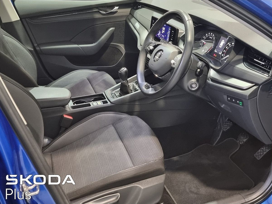 2024 Skoda Octavia - image 8