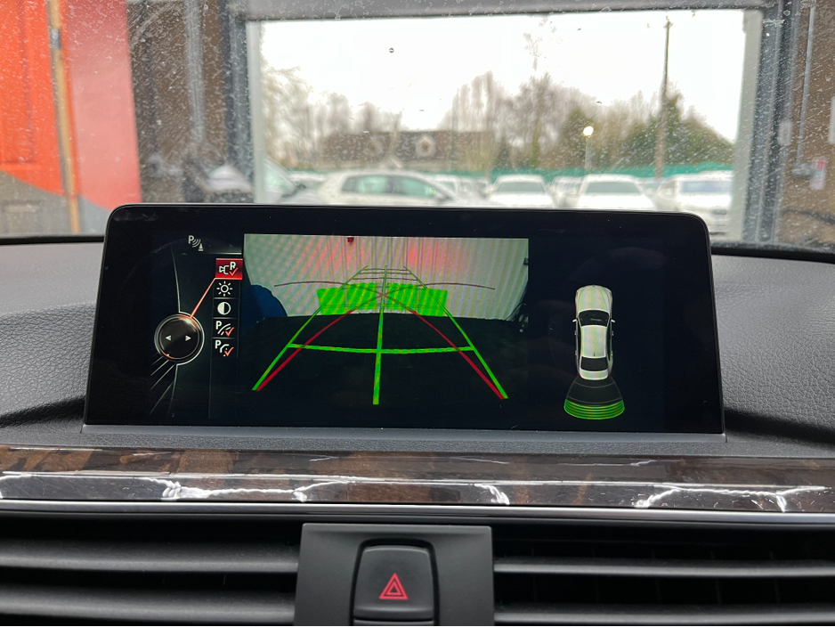 2016 BMW 3 Series - image 20