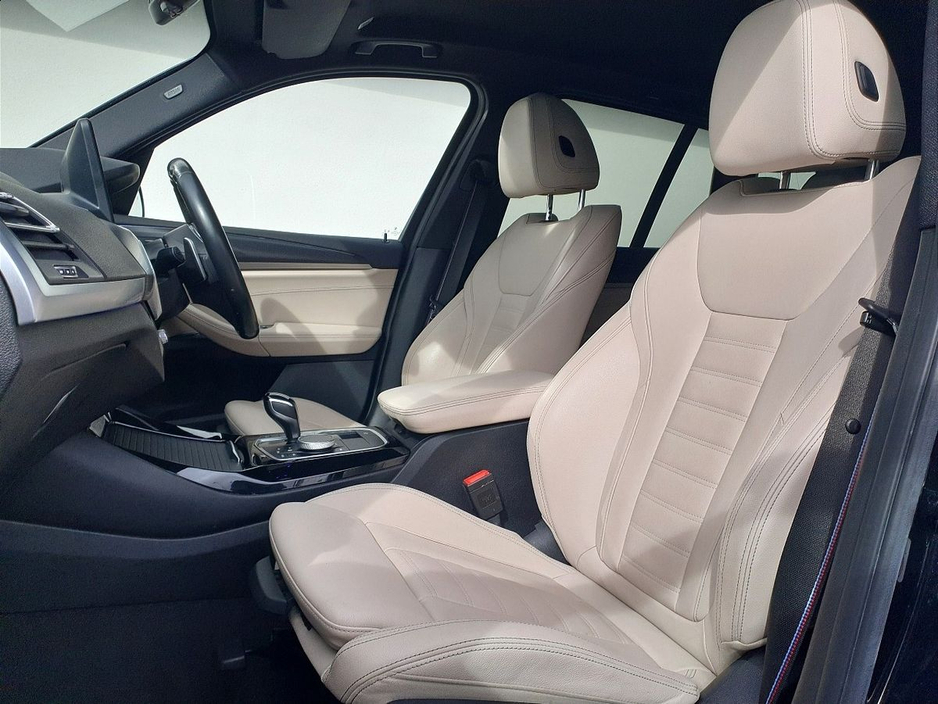 2022 BMW X3 - image 7