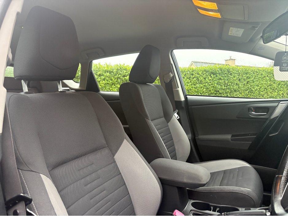 2016 Toyota Auris 1.6 D-4D BUSINESS EDITION TSS 110BHP 5DR D €8,250