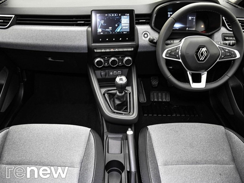 2025 Renault Clio - image 2