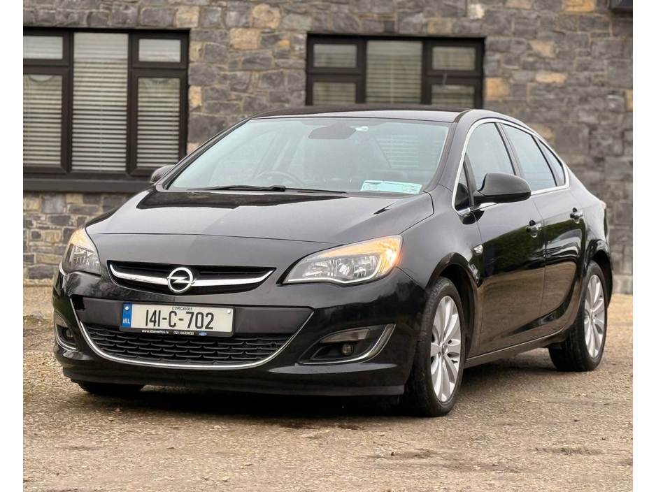 2014 Opel Astra Opel Astra 2014 1.3 Diesel Manual NCT&TaX €3,950