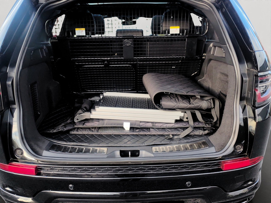 2023 Land Rover Discovery Sport - image 17