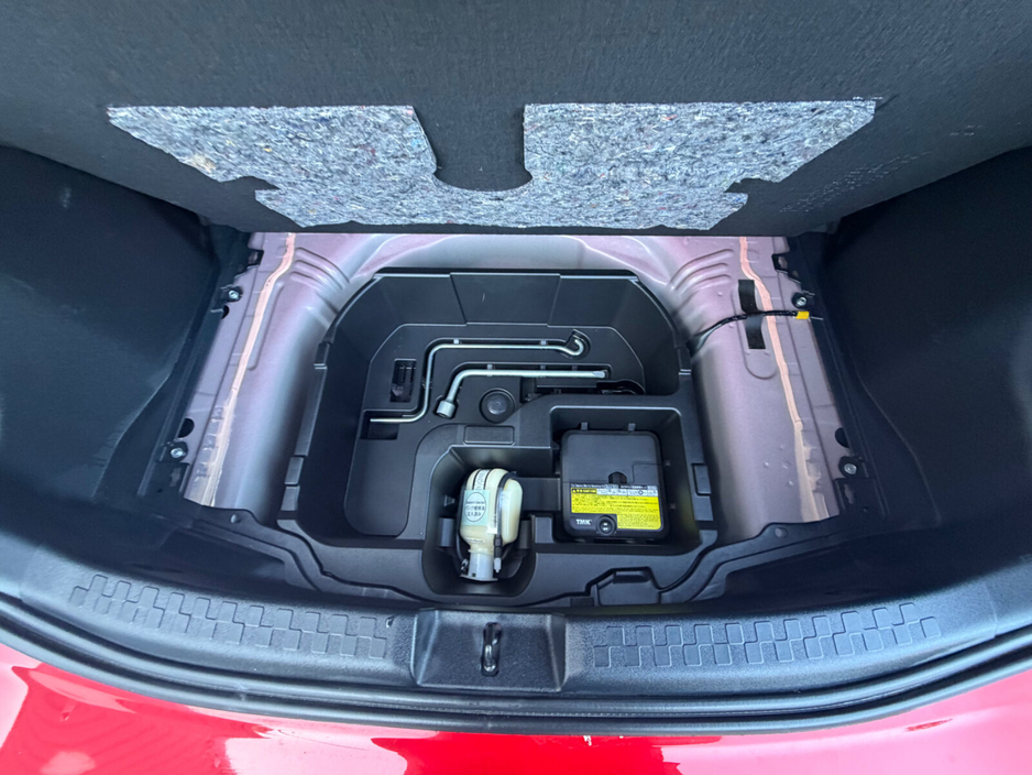 2014 Toyota Aqua - image 11