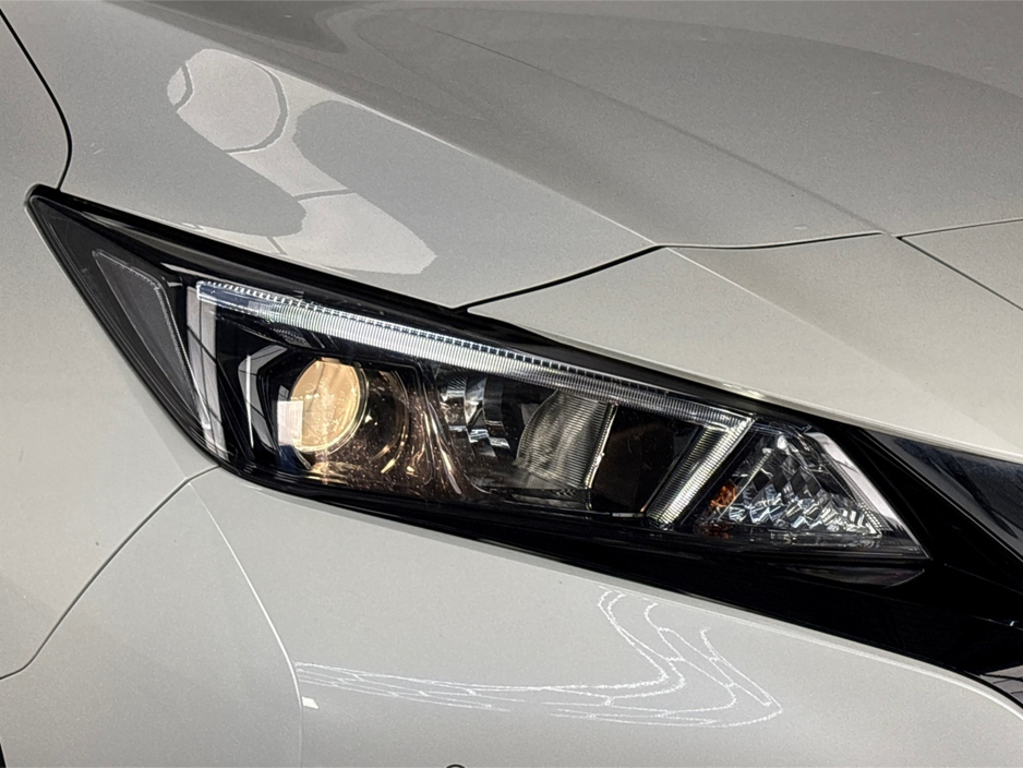 2021 Nissan Leaf PREMIUM 40KW**SEMI DIGITAL DASH**TOUCHSCREEN BLUETOOTH MEDIA**NAVIGATION**REVERSE CAMERA**PARKING SENSORS**ECO MODE**MULTIFUNCTIONAL STEERING WHEEL**CRUISE CONTROL**AUTO LIGHTS**AUTO WIPERS**ISOFIX** €14,995