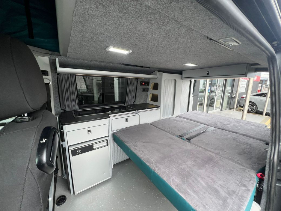 2018 Volkswagen Transporter - image 28