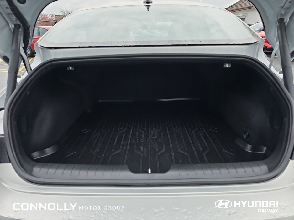 2025 Hyundai Ioniq 6 - image 8