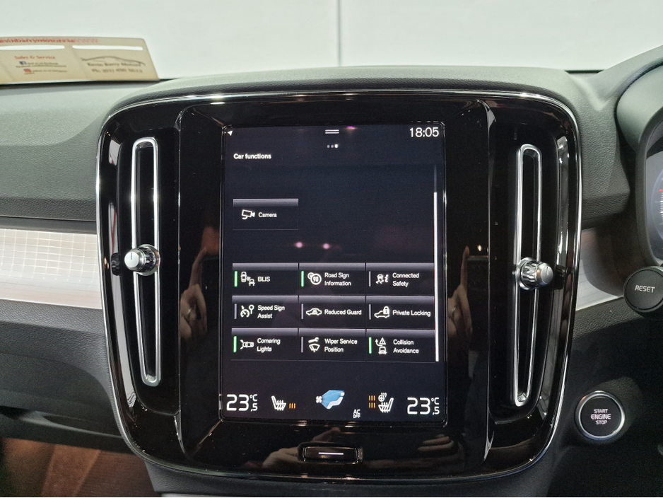 2022 Volvo XC40 T4 PLUS DARK RECHARGE AUTOMATIC **ONE OWNER / APPLE CARPLAY / BLIND SPOT ASSIST / ELECTRIC BOOTLID / HEATED FRONT & REAR SEATS / HEATED STEERING WHEEL / REVERSE CAMERA / WIRELESS PHONE CHARGING** €34,900