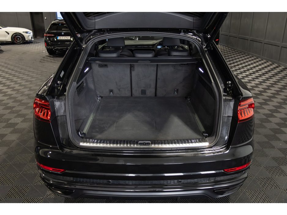2023 Audi Q8 3.0TFSI e 55 S Line €74,950