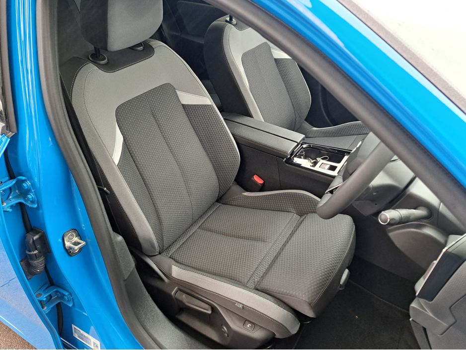 2025 Opel Astra ELEGANCE 1.2TURBO 110BHP **REVERSING CAMERA** €29,950