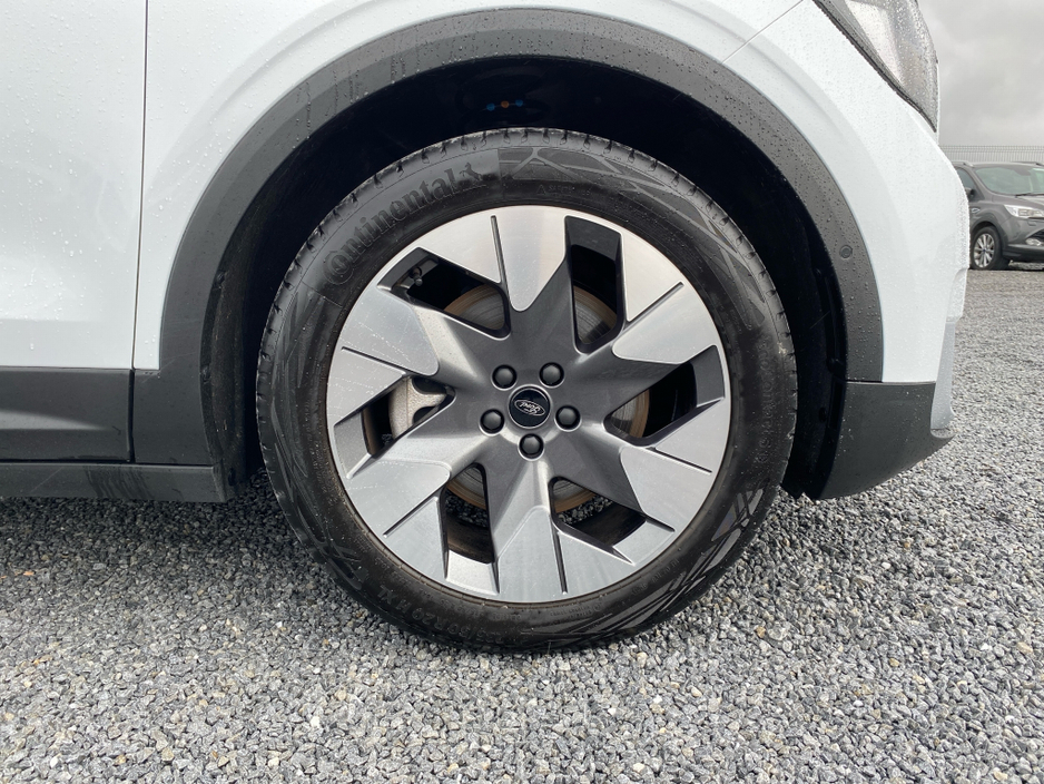 2025 Ford Explorer - image 22