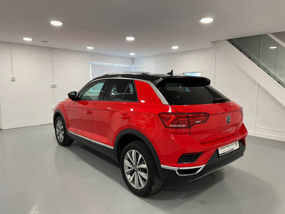 2021 Volkswagen T-Roc - image 10