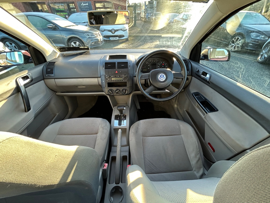 2002 Volkswagen Polo - image 8