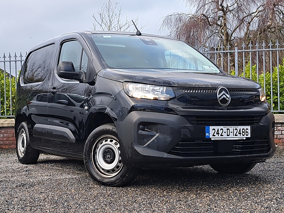 2024 Citroen Berlingo Enterprise Blue 1.5 Diesel Panel van only 22,000 Kms Vat invoice available. €21,750