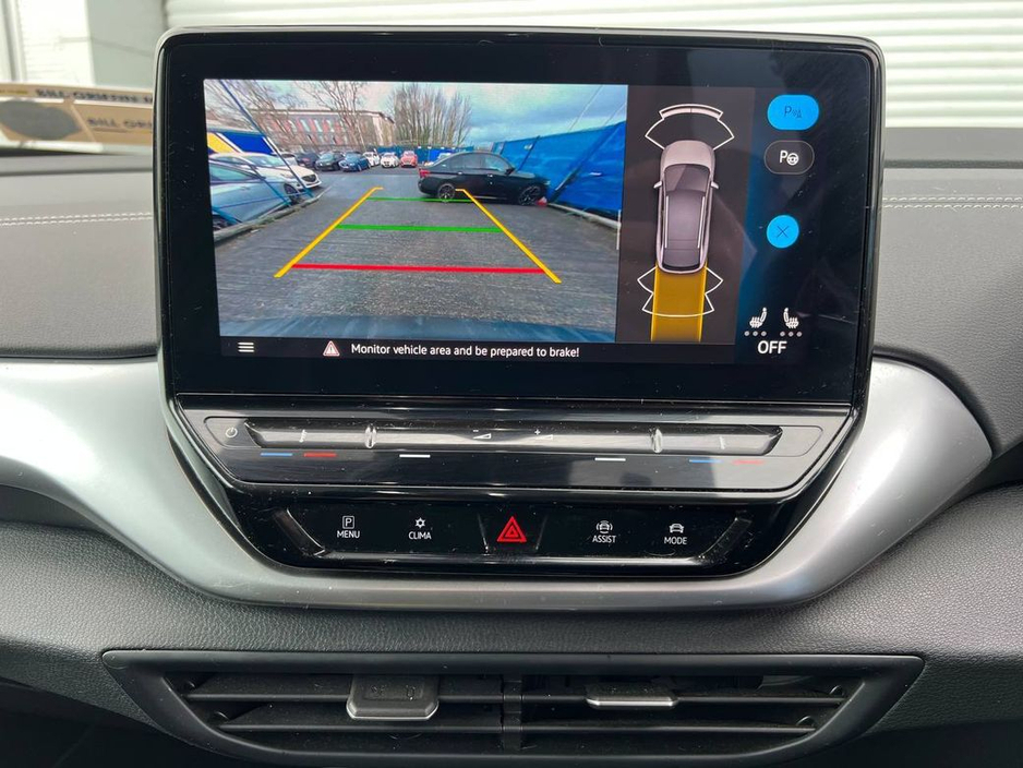 2023 Volkswagen ID.4 PRO LIFE 77KWH // DIGITAL CLUSTER // APPLE CARPLAY/ANDROID AUTO // DIAMOND CUT ALLOYS €24,250