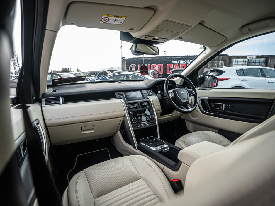 2016 Land Rover Discovery Sport - image 9