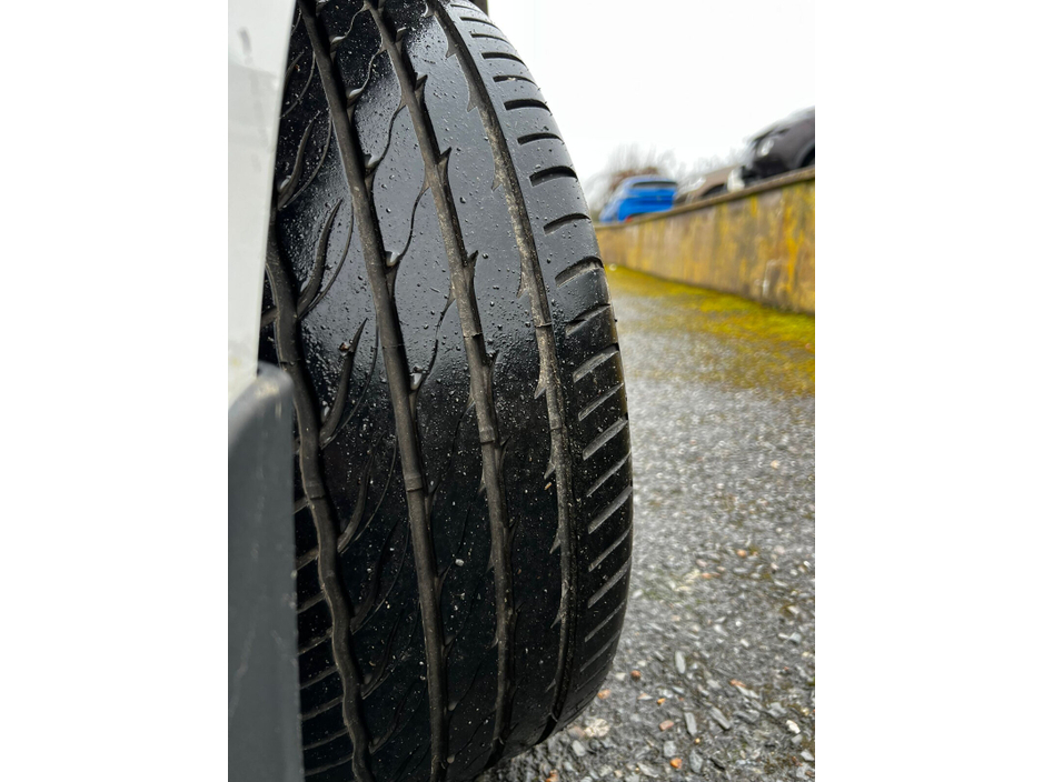 2009 Volkswagen Scirocco - image 14