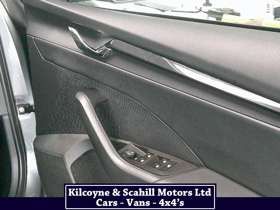 2023 Skoda Octavia - image 21