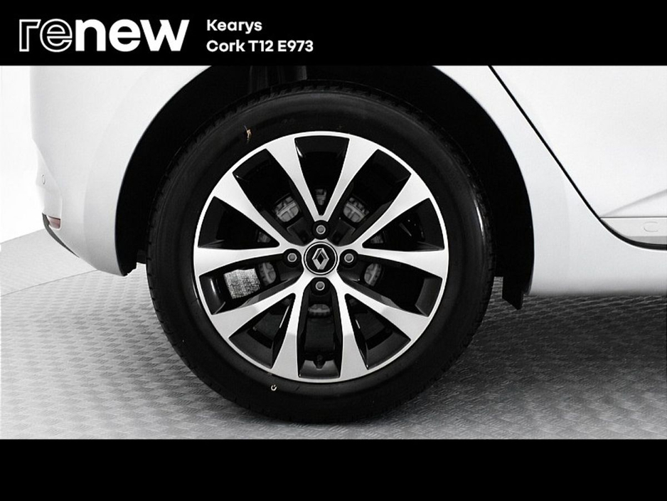 2021 Renault Clio - image 9