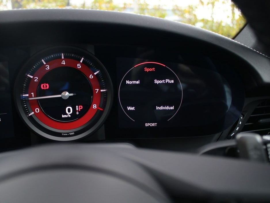 2022 Porsche 911 Carrera €175,000