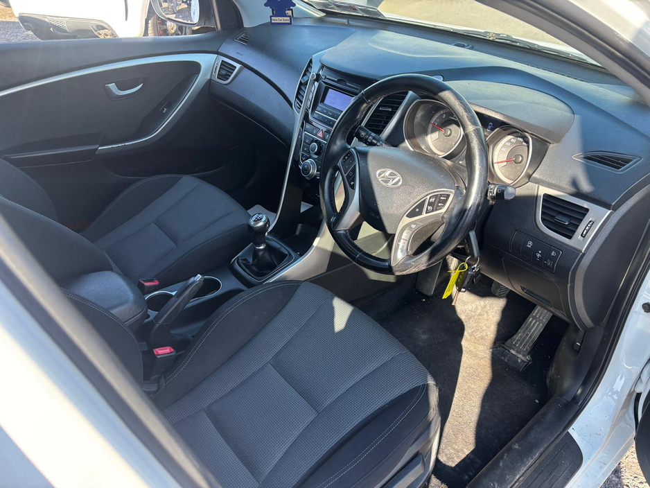 2016 Hyundai i30 - image 4