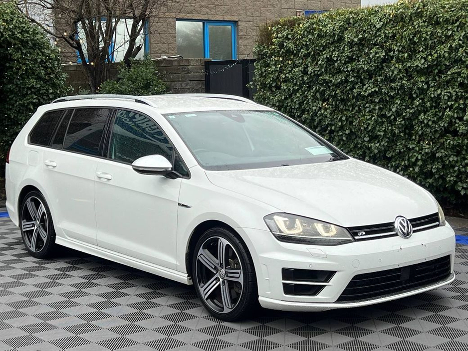 2017 Volkswagen Golf R VARIANT 4MOTION 2.0 TSI // APPLE CARPLAY/ANDROID AUTO // 18" CADIZ ALLOYS // LEATHER SPORT SEATS €26,900