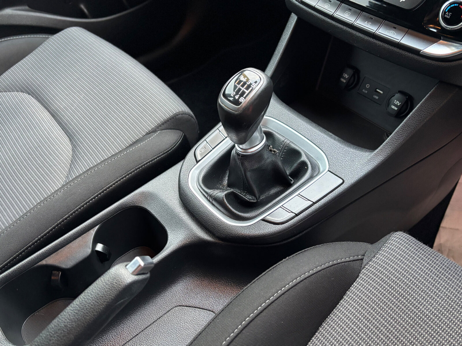 2017 Hyundai i30 - image 11