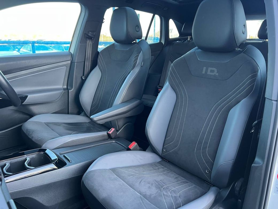 2023 Volkswagen ID.4 - image 7