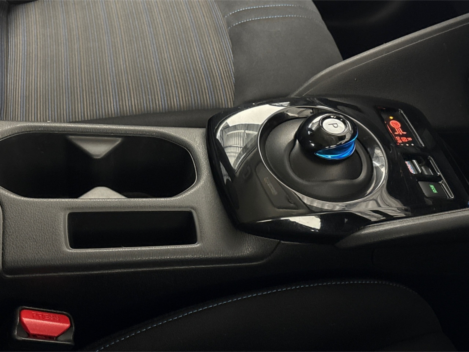 2021 Nissan Leaf PREMIUM 40KW**SEMI DIGITAL DASH**TOUCHSCREEN BLUETOOTH MEDIA**NAVIGATION**REVERSE CAMERA**PARKING SENSORS**ECO MODE**MULTIFUNCTIONAL STEERING WHEEL**CRUISE CONTROL**AUTO LIGHTS**AUTO WIPERS**ISOFIX** €14,995