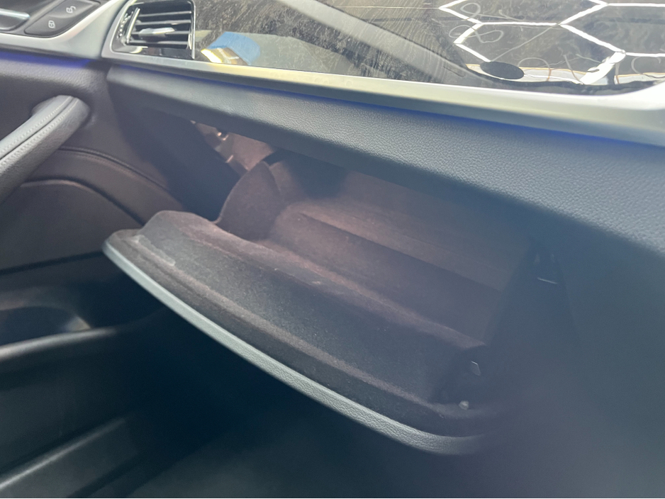 2018 BMW 5 Series - image 16