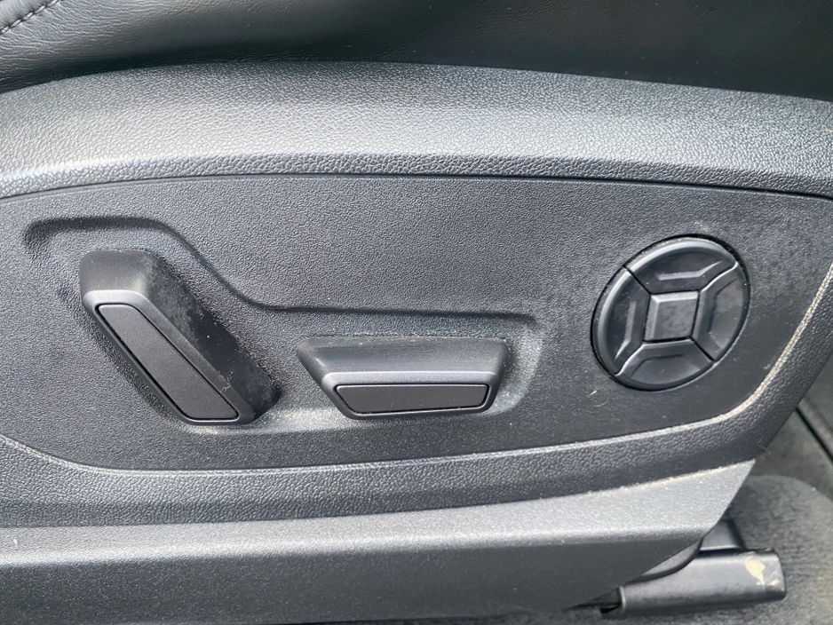 2022 Audi e-tron - image 29