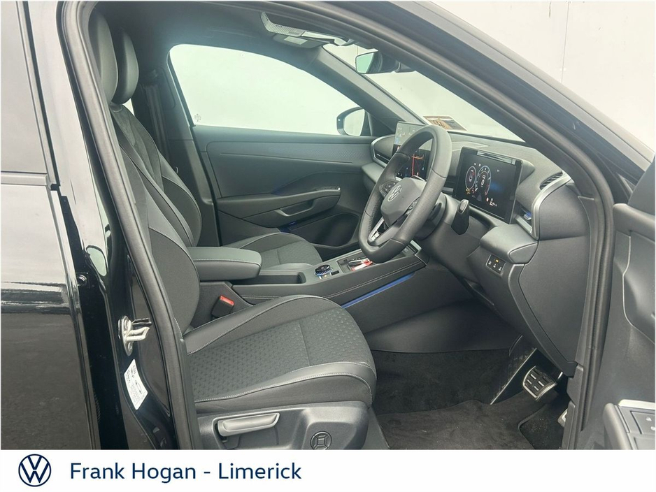 2026 Volkswagen T-Roc - image 8