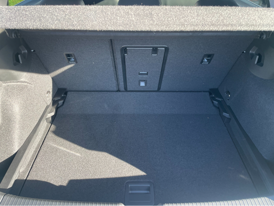 2025 Volkswagen Golf - image 24