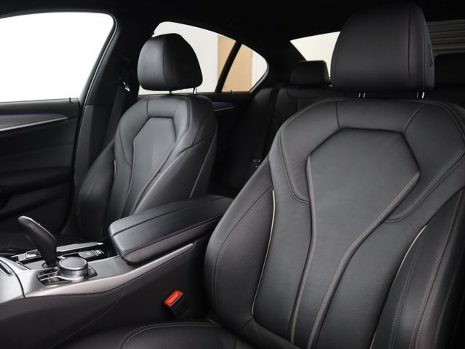 2019 BMW 5 Series - image 20
