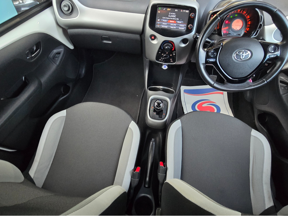 2017 Toyota Aygo - image 13