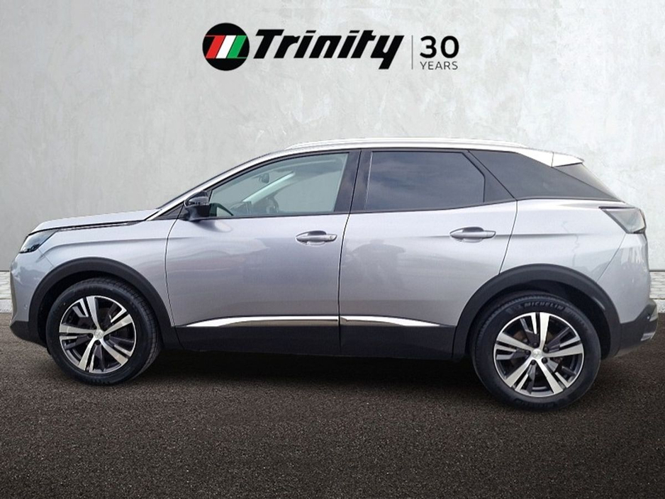 2022 Peugeot 3008 - image 5