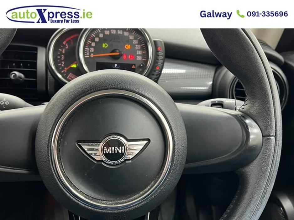 2017 MINI Cooper D - image 23