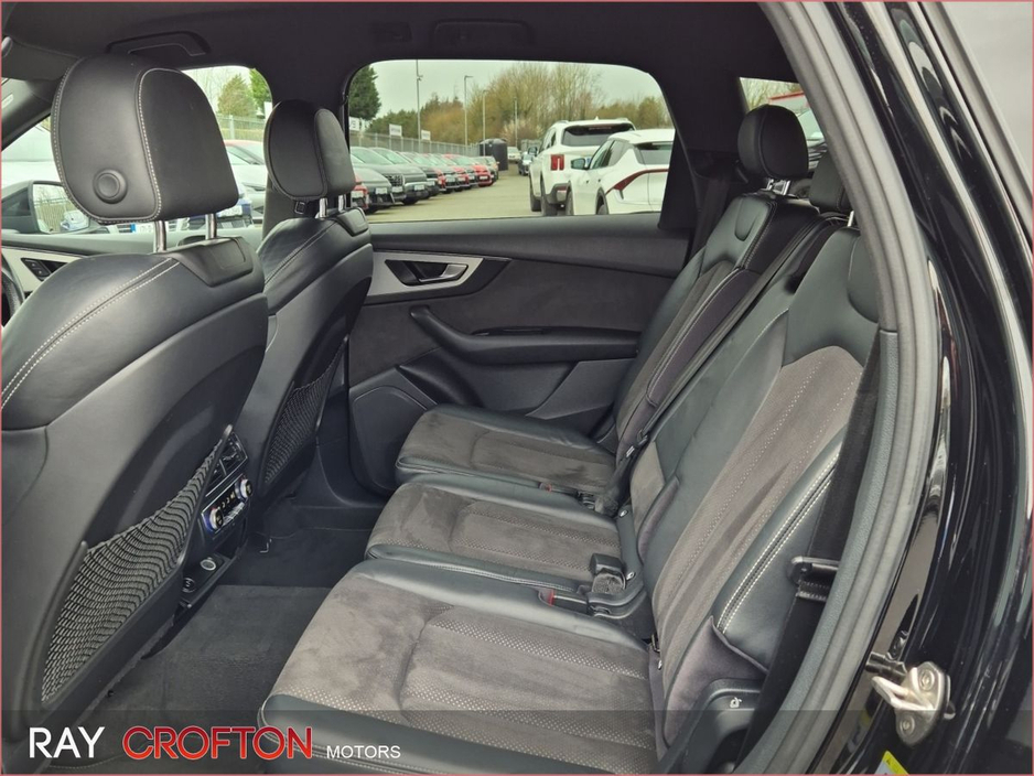 2017 Audi Q7 - image 7