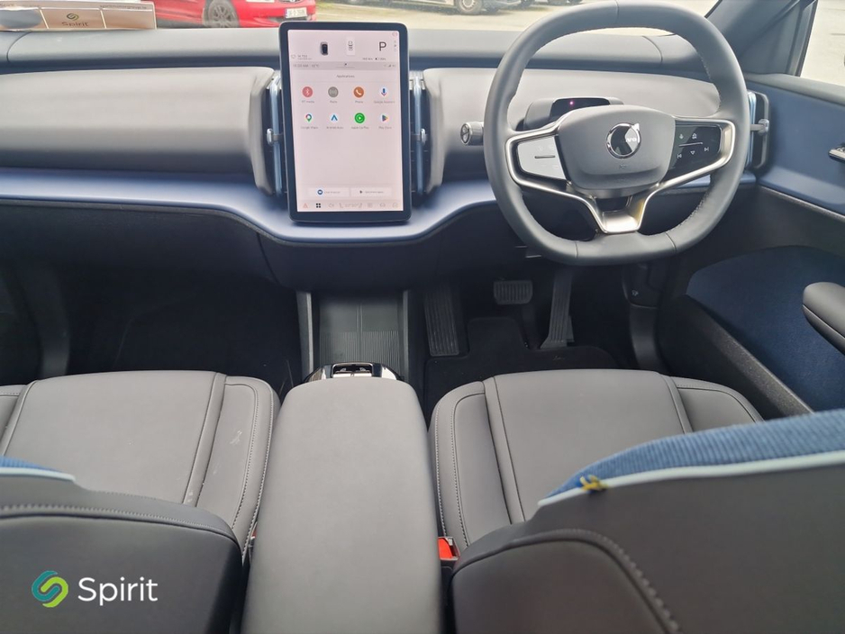 2025 Volvo EX30 - image 4