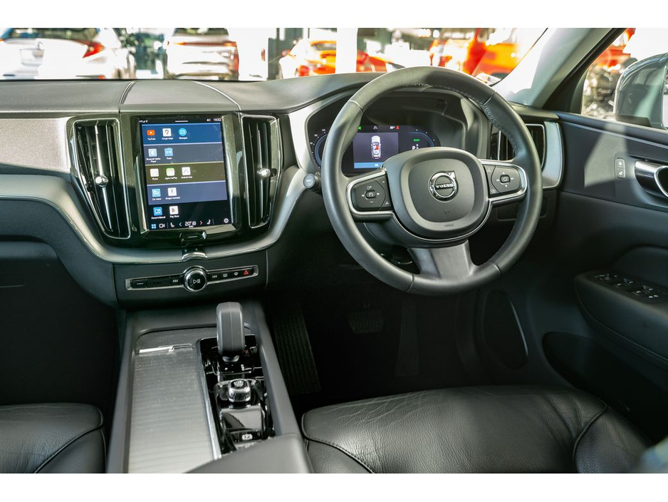 2022 Volvo XC60 T6 CORE BRIGHT SUNROOF 350BHP AWD €42,899