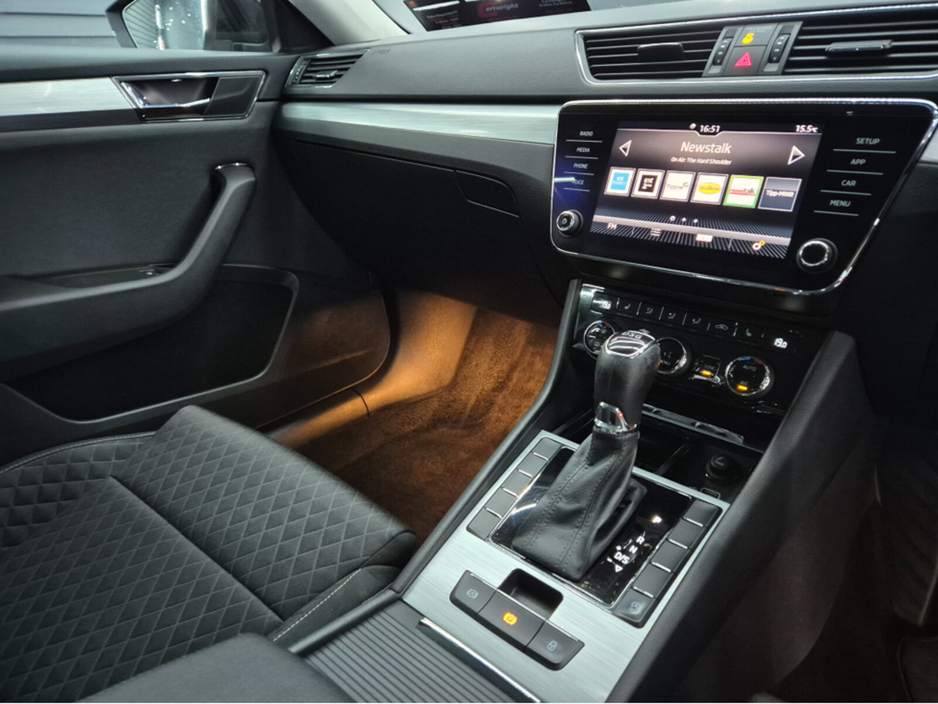 2020 Skoda Superb - image 15